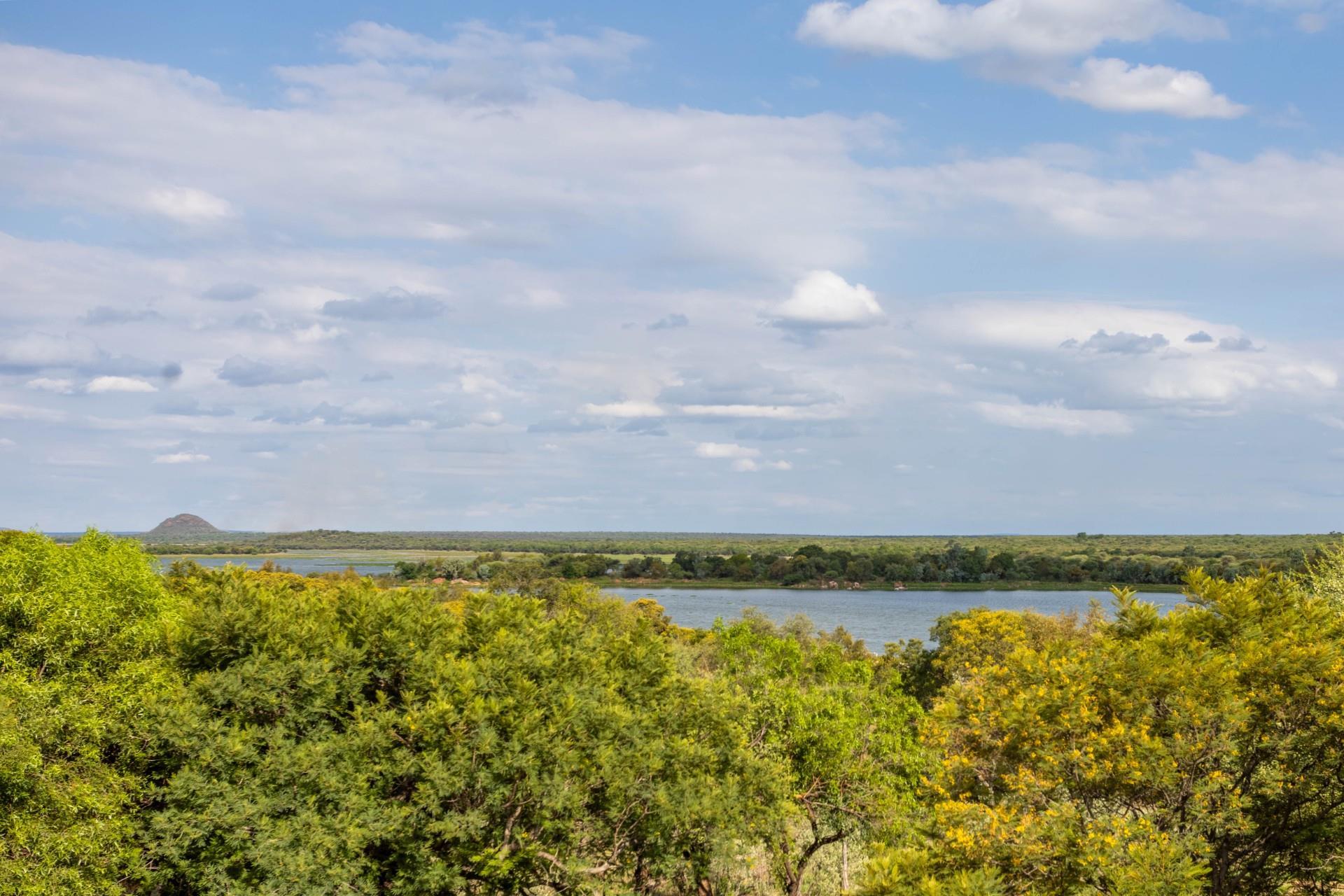 Vaalkop Dam's Crown Jewel: A Luxury Bush Lodge — photograph 2