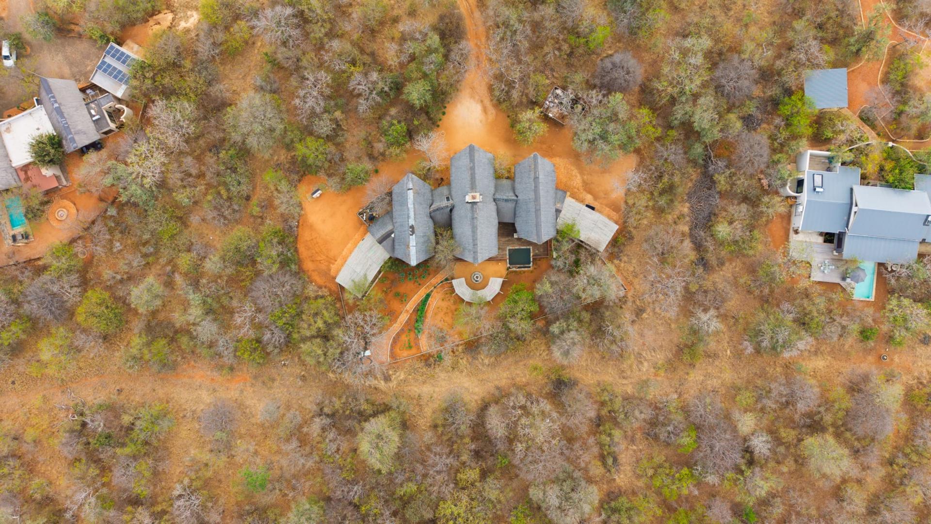 A Private Bushveld Lodge with Endless Potential — photograph 4