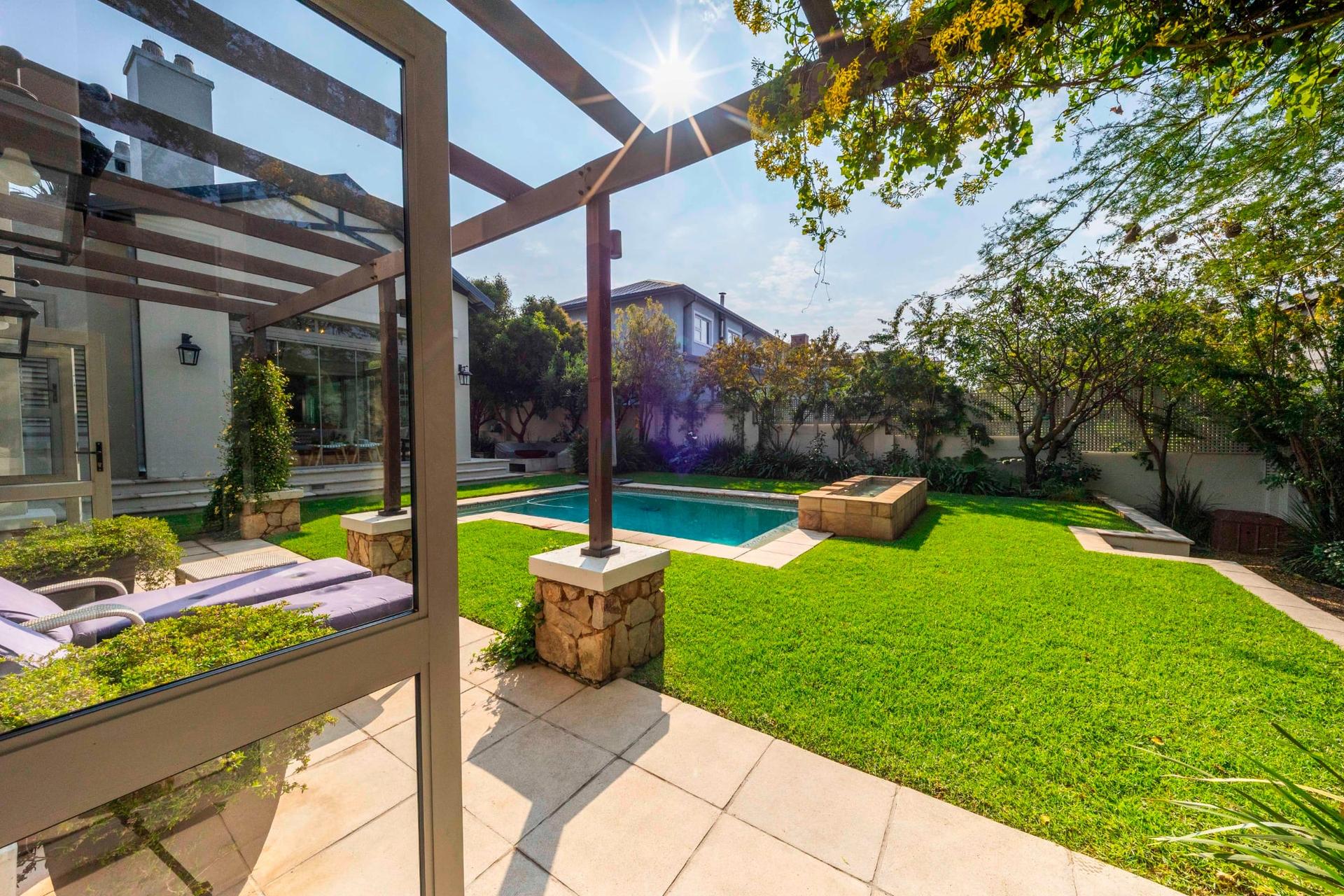 Contemporary Off-Grid Estate Masterpiece — photograph 4
