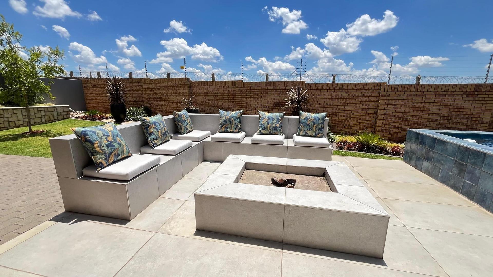 Turnkey Fully Furnished Architectural Masterpiece — photograph 3
