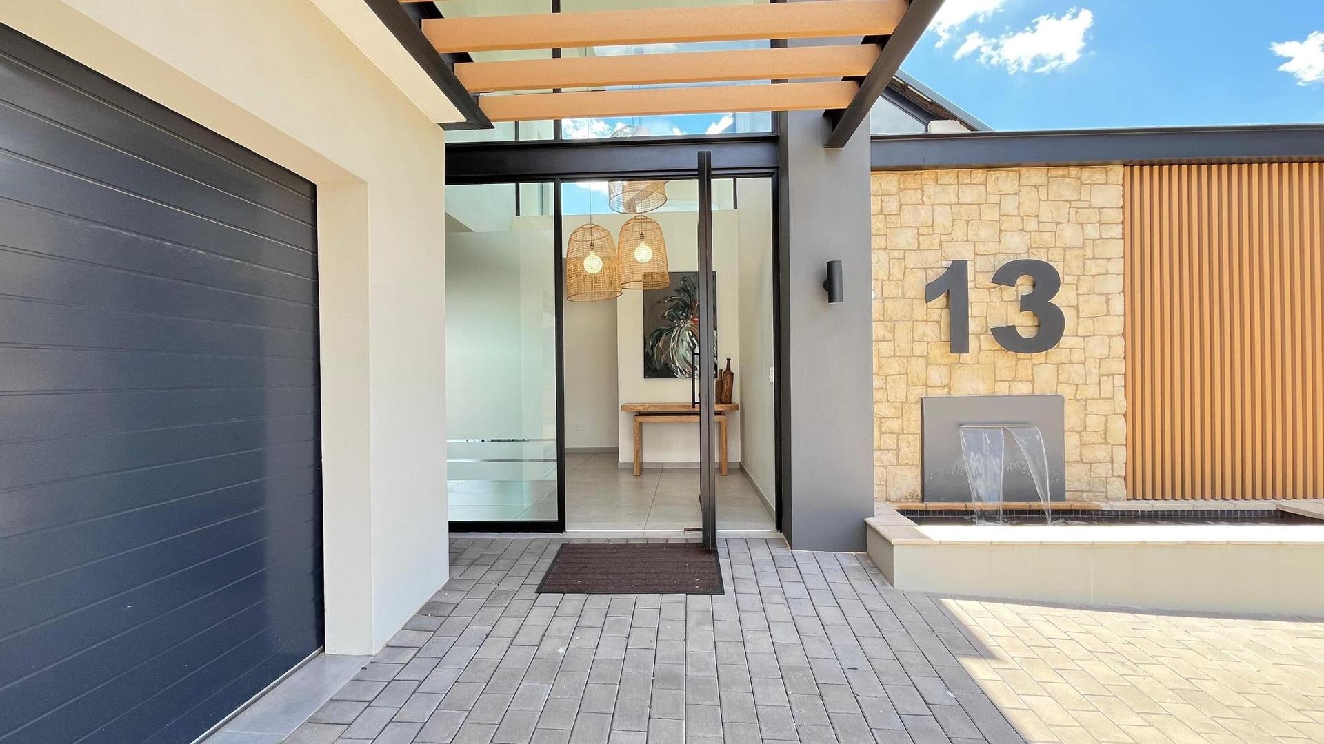 Turnkey Fully Furnished Architectural Masterpiece — photograph 4