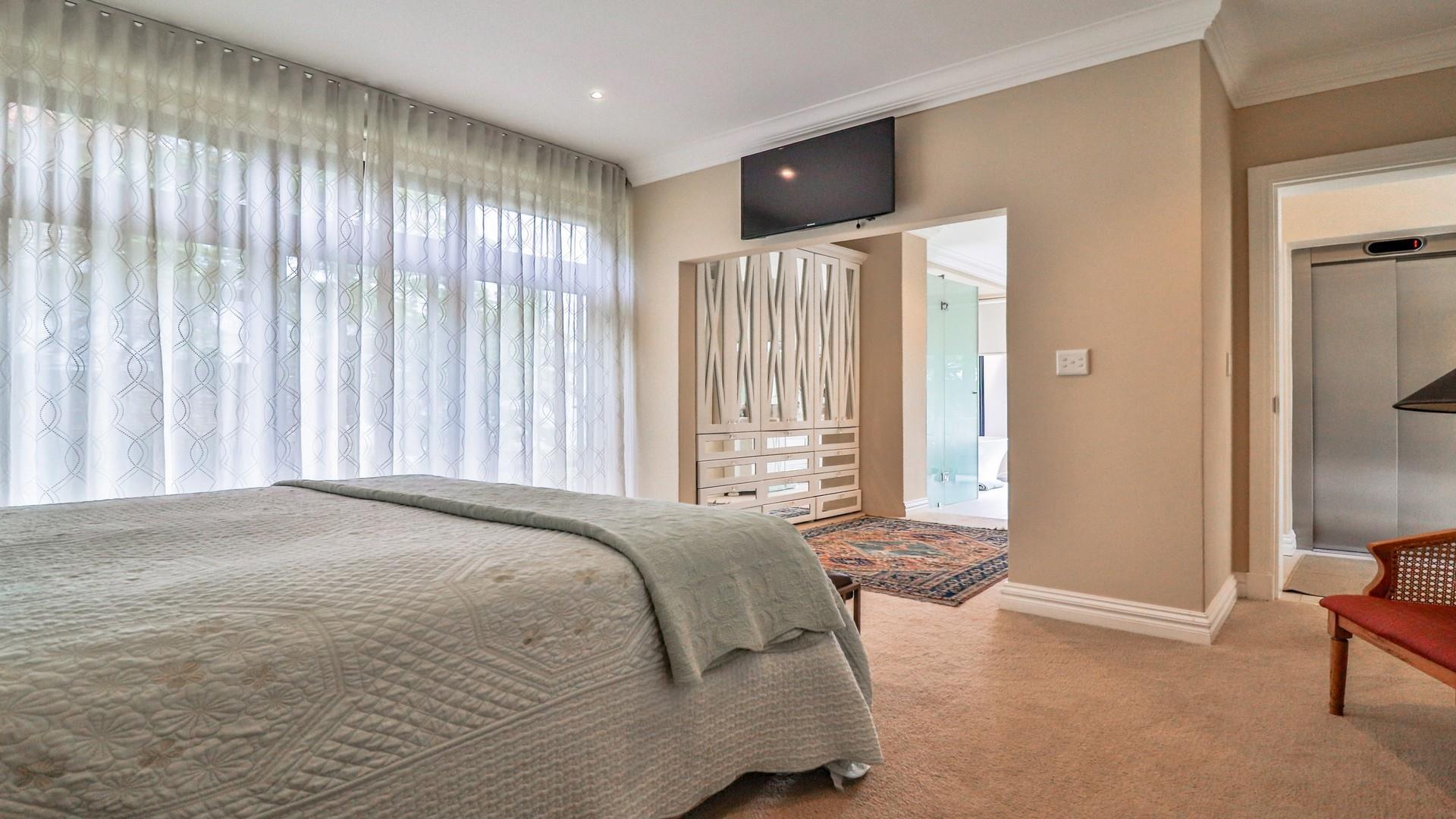 Luxurious Opulent Home in Zimbali — photograph 4