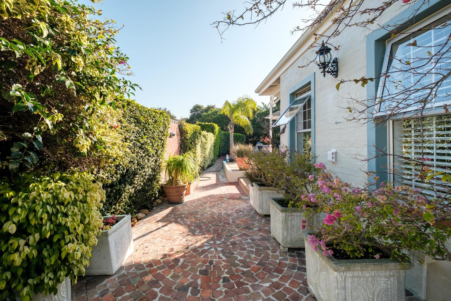 A Rare Lifestyle Opportunity with Exceptional Flexibility — photograph 5