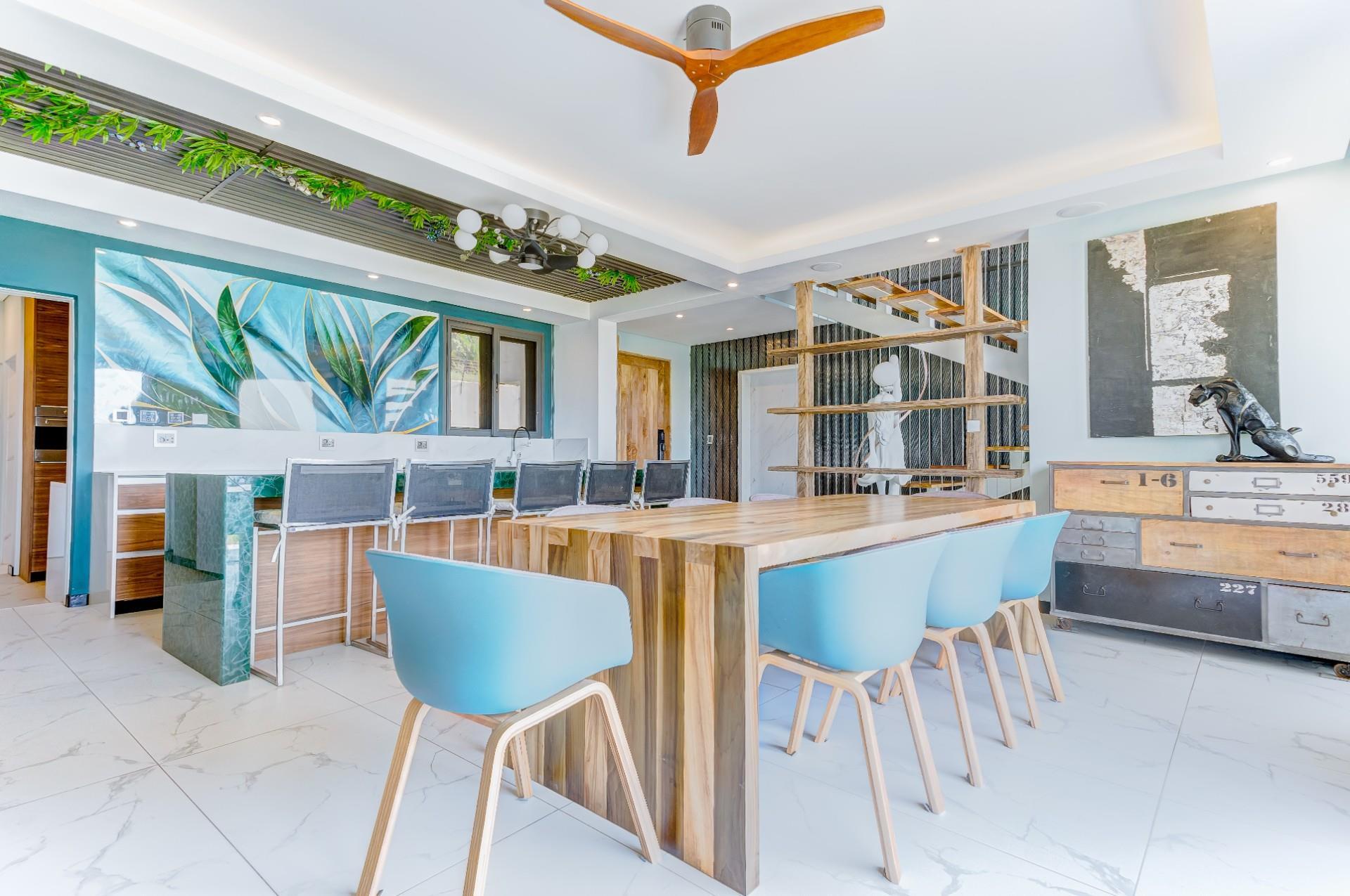 6-Bedroom Luxury Haven with Sea Views — photograph 2