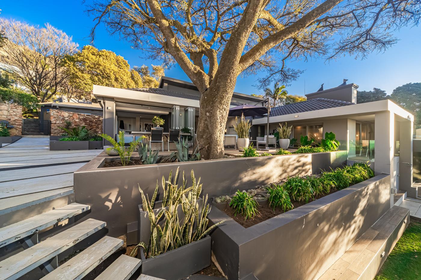 Architectural Masterpiece with Two Luxury Homes — photograph 4