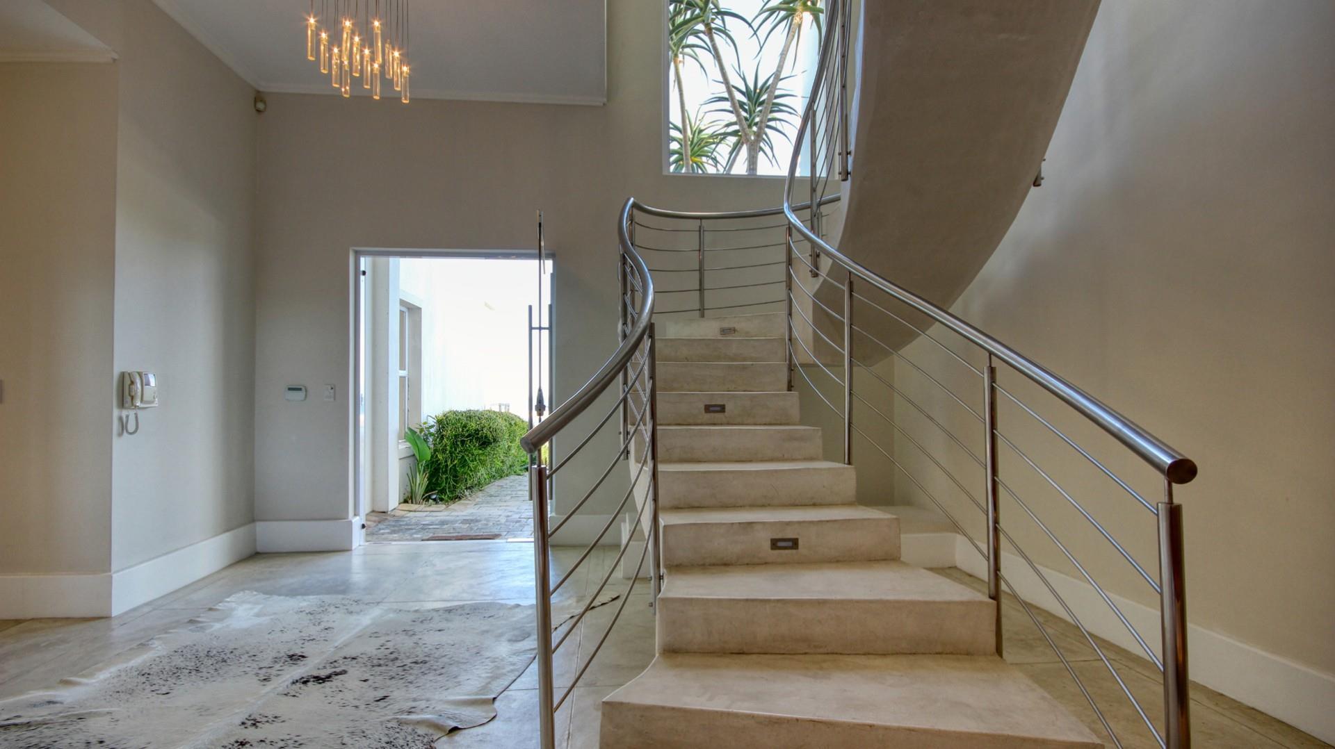 Oceanfront Luxury Residence with Indoor Pool & Entertainment Pavilion — photograph 2