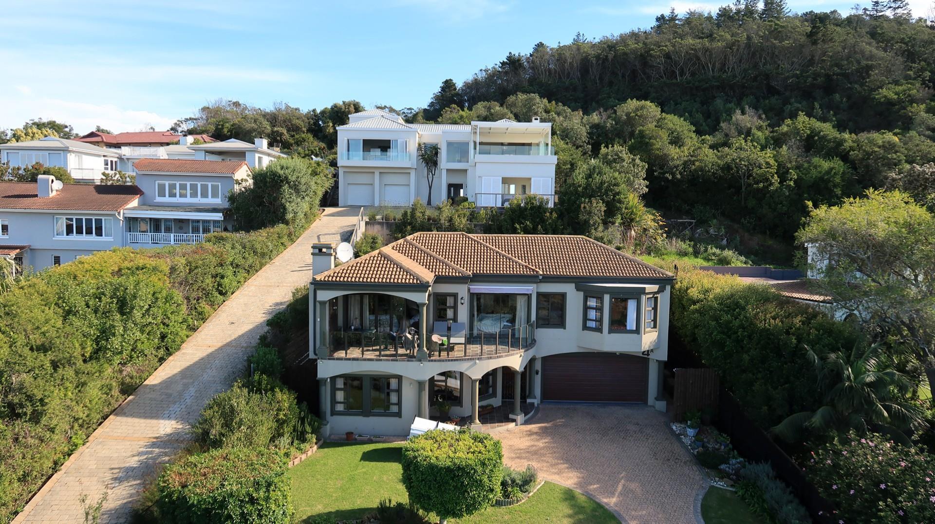 Oceanfront Luxury Residence with Indoor Pool & Entertainment Pavilion — photograph 3