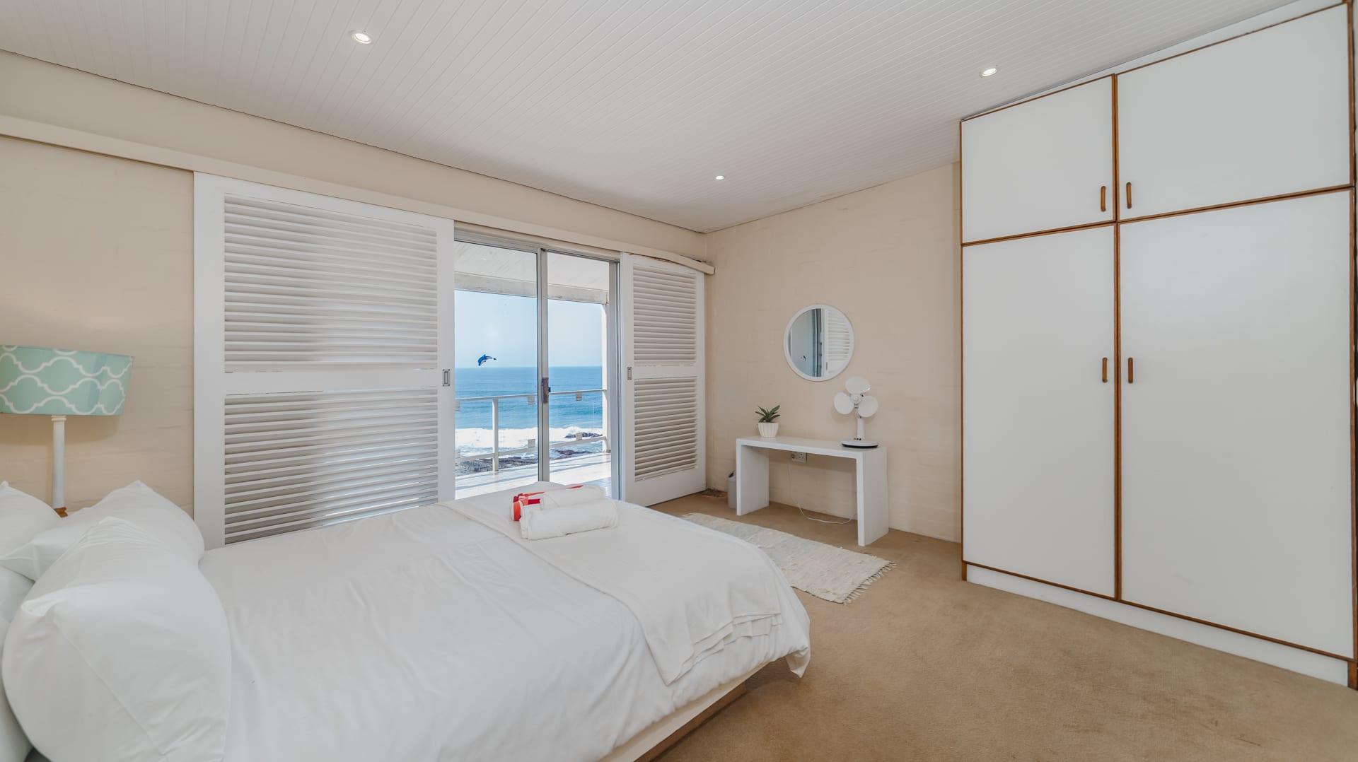A Rare Beachfront Opportunity — photograph 4