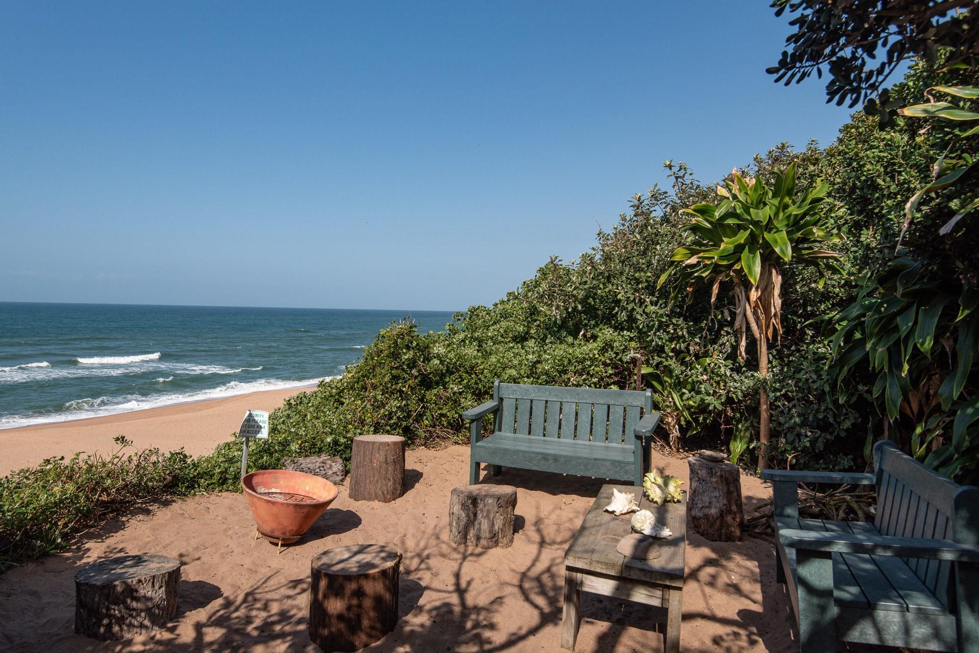 A Magical, 5-Bedroom, Beachfront, Zinkwazi Beach Home — photograph 5