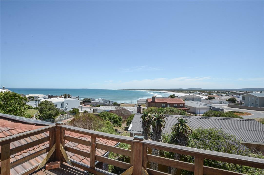 Where Ocean Meets Elegance – Rare Beachfront Living in Yzerfontein — photograph 4