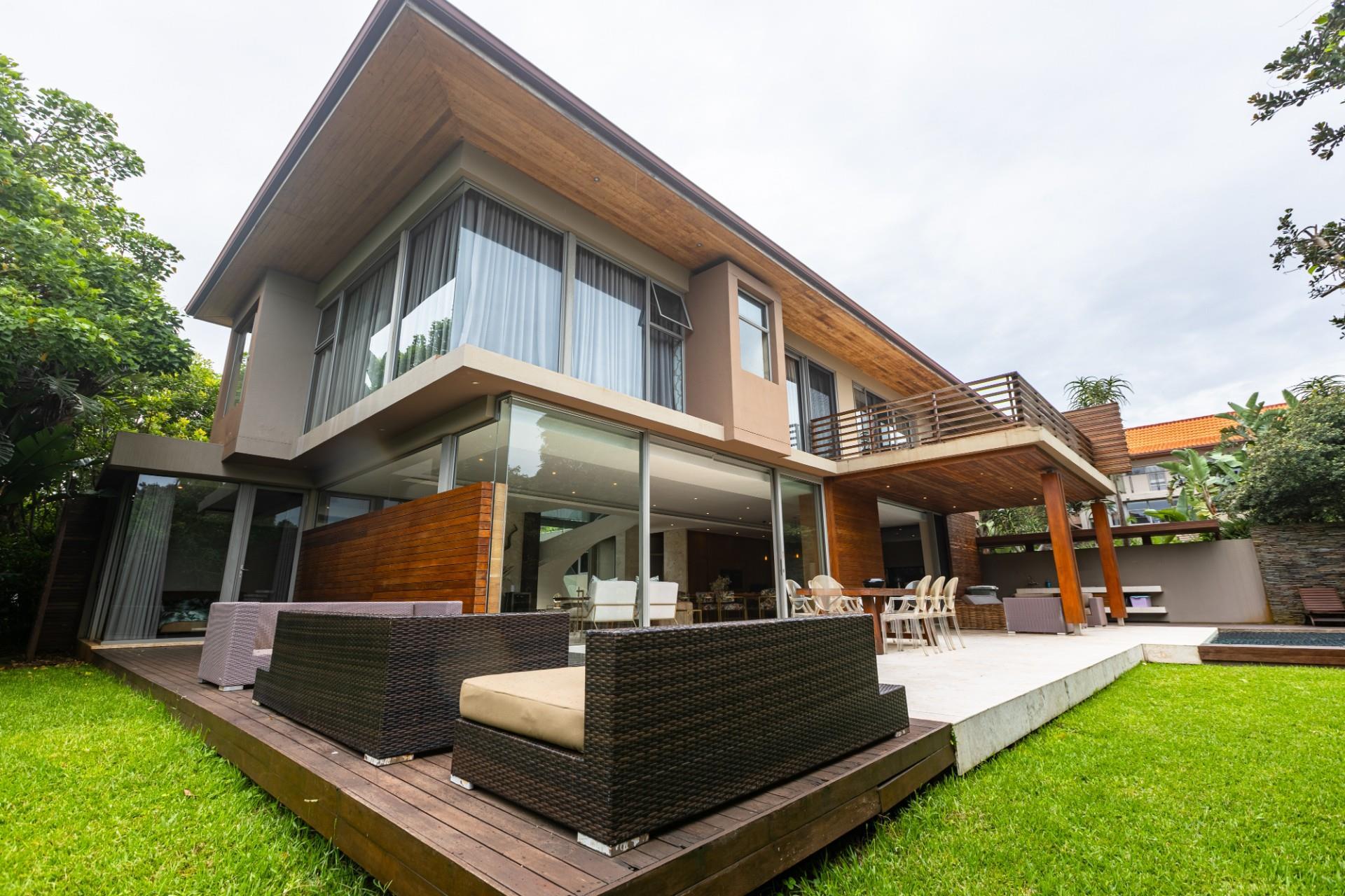 A Modern Family Haven with Open Plan Living — photograph 2