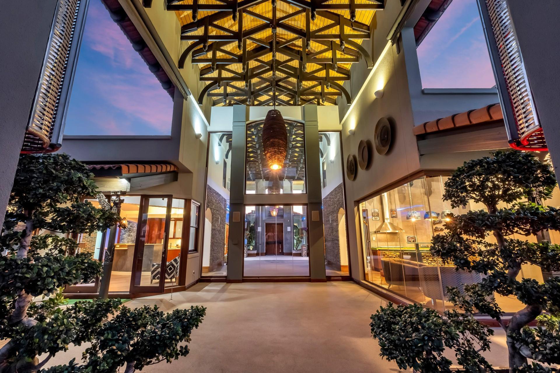Magnificent Luxury Resort Feel Home on the Riverfront — photograph 2
