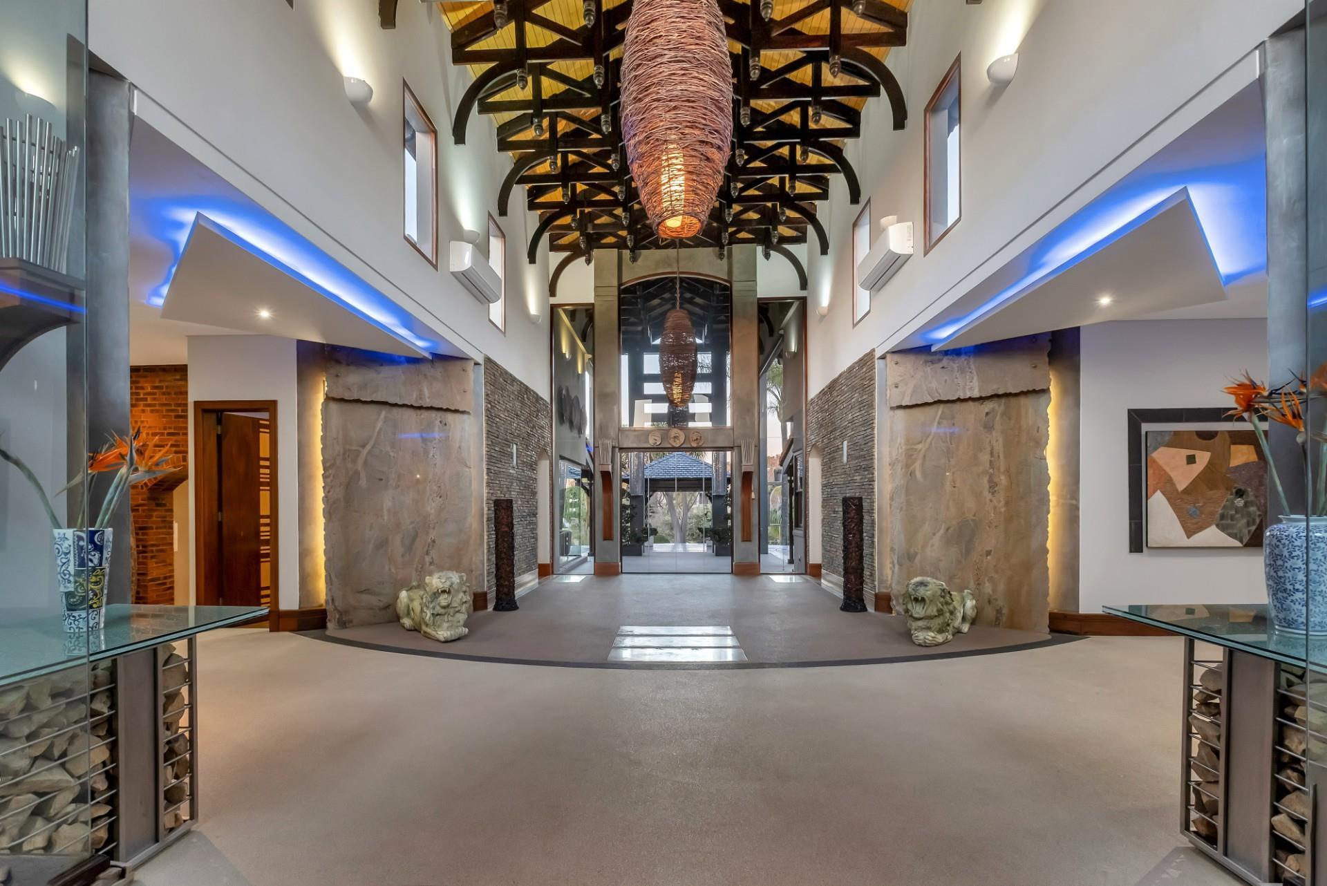Magnificent Luxury Resort Feel Home on the Riverfront — photograph 4
