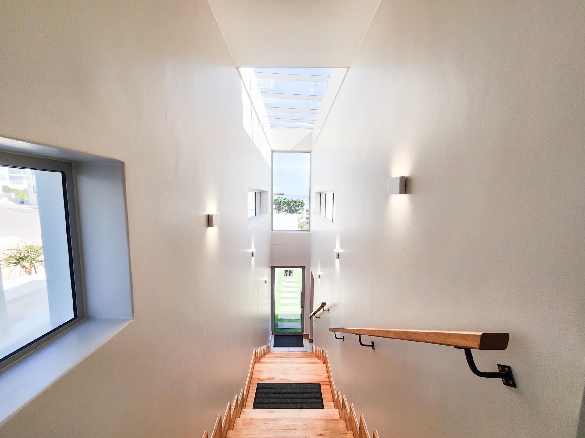 Triple-Storey Luxury Home in the Exclusive Paradise Beach Estate — photograph 5