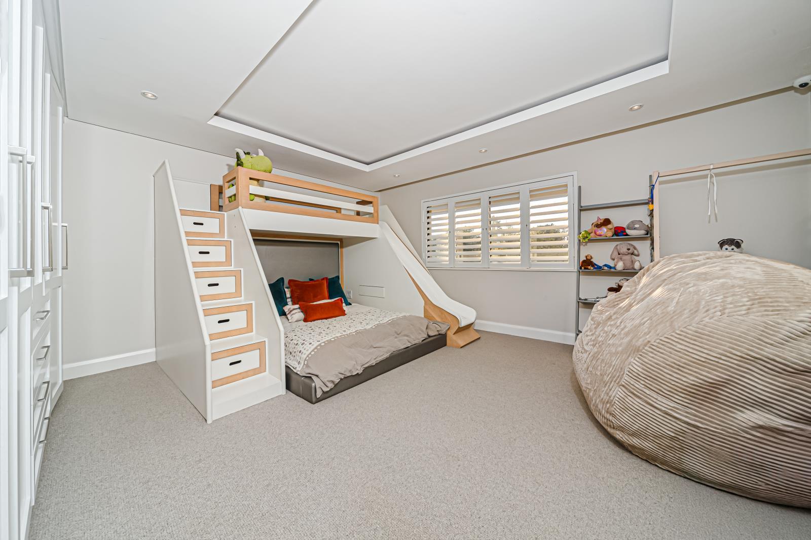 Luxurious Residence in Morningside — photograph 5