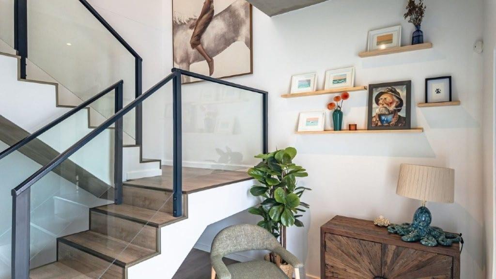Modern Coastal Retreat with Sea Views and Off-Grid Luxury — photograph 5