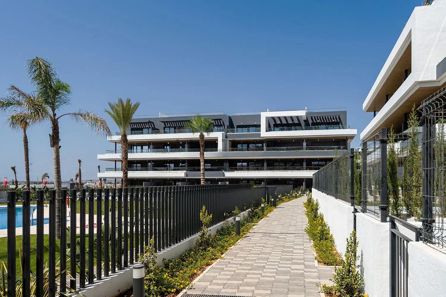 Apartments in Torrevieja Centro, Torrevieja (ALC-00856) — photograph 5