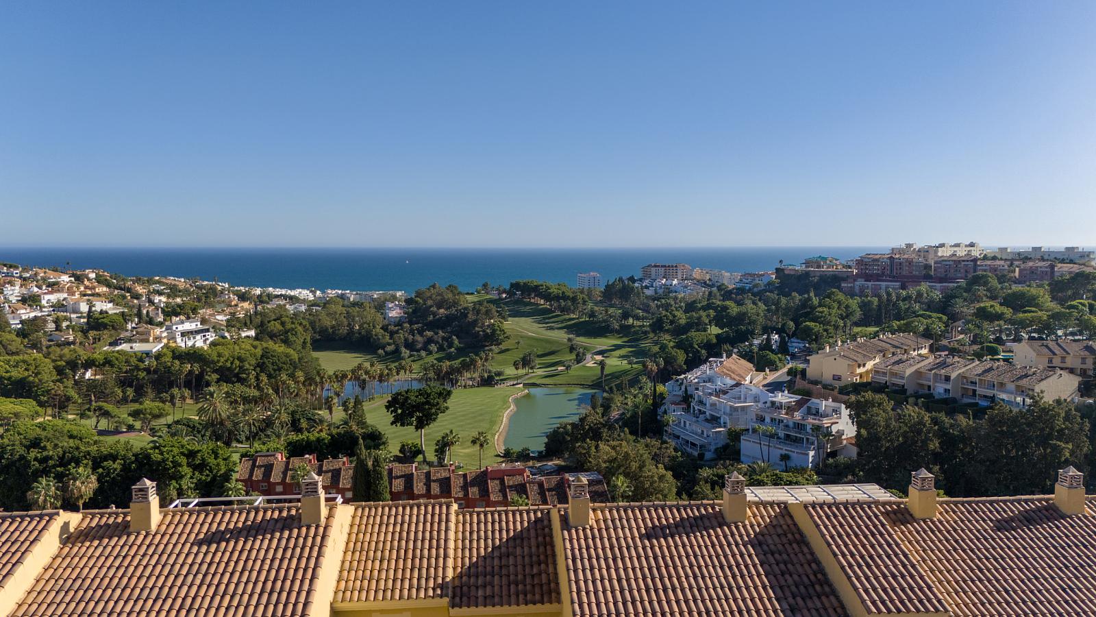 Apartments in Torrequebrada, Benalmádena (AGP-00965) — photograph 2